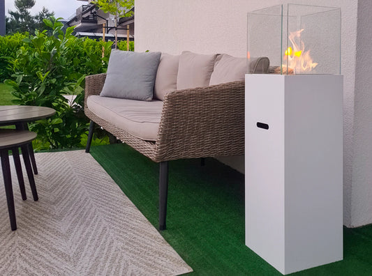 Vrijstaande bio-ethanol haard PATIO BESTIA wit – luxe buitenhaard met glas en 3L brander, moderne sfeerhaard zonder rook