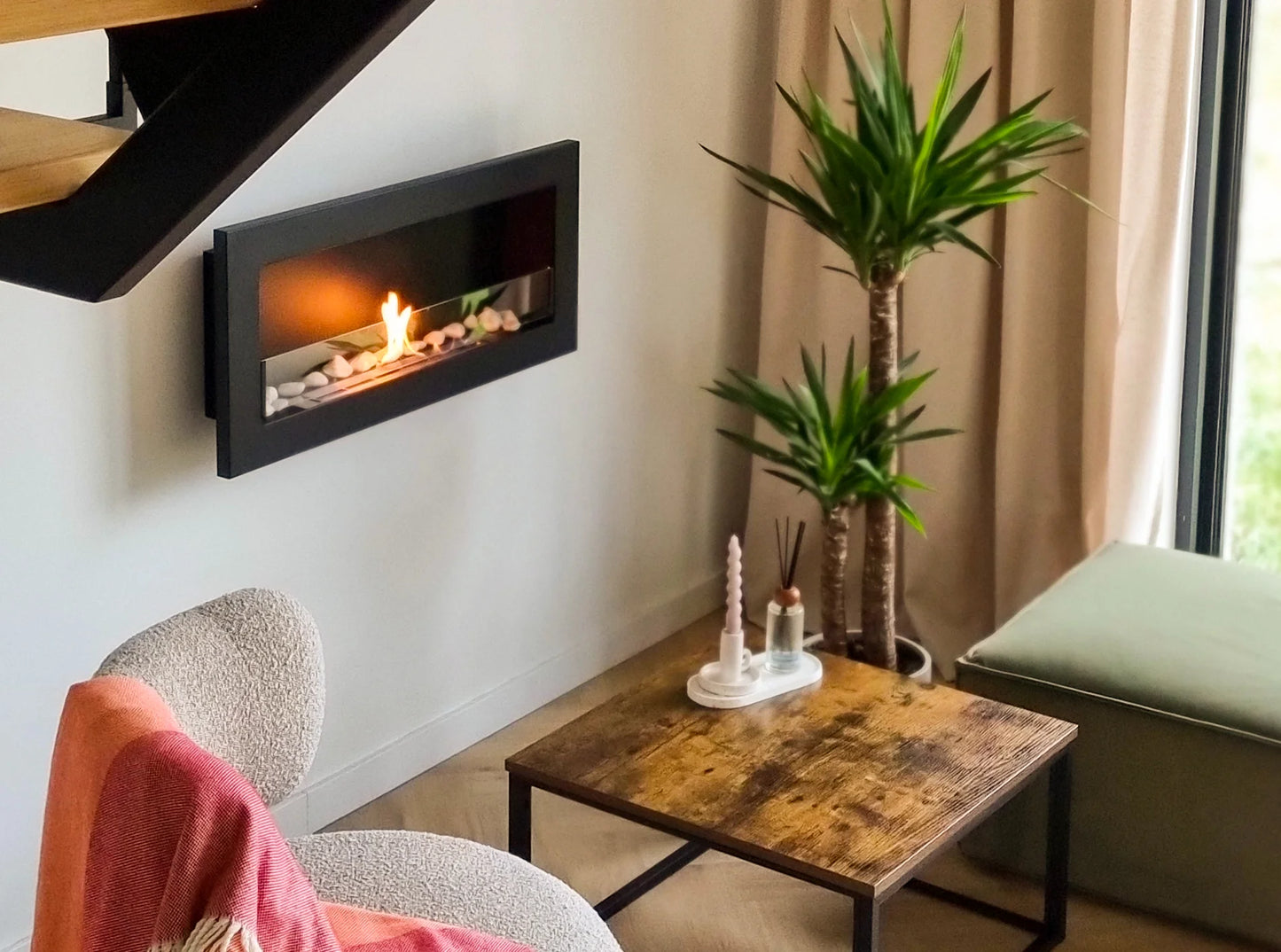 Bioethanol-Wandkamin 900x400 Slim schwarz mit Glas – moderner Kamin ohne Schornstein
