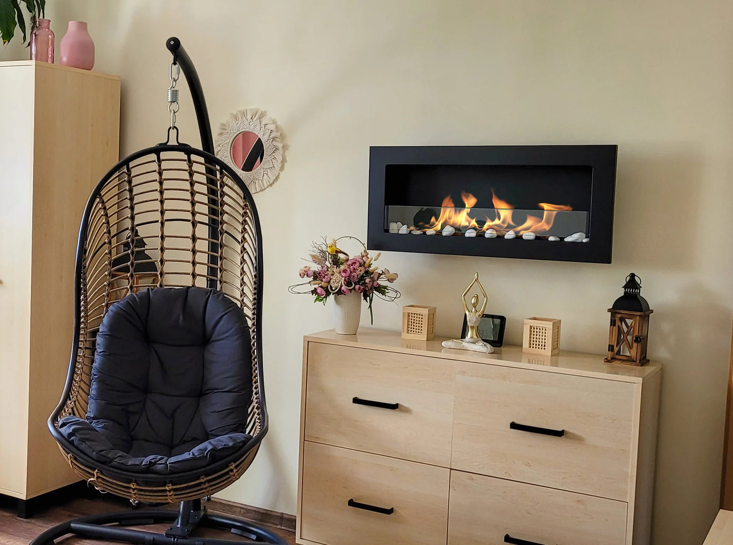 Bioethanol-Wandkamin 900x400 Slim schwarz mit Glas – moderner Kamin ohne Schornstein