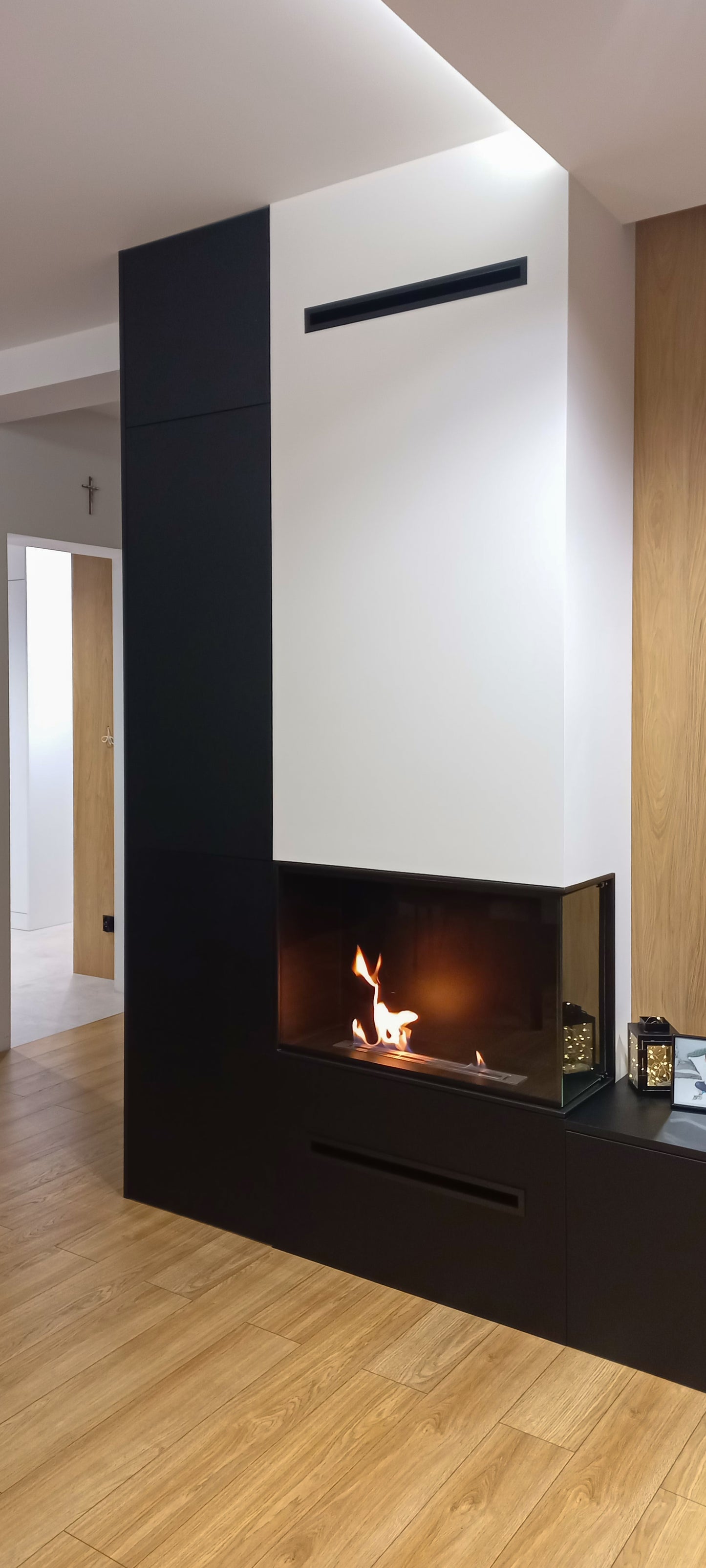 Bioethanol-Eckkamin rechts – Einbauvariante schwarz matt im modernen Design